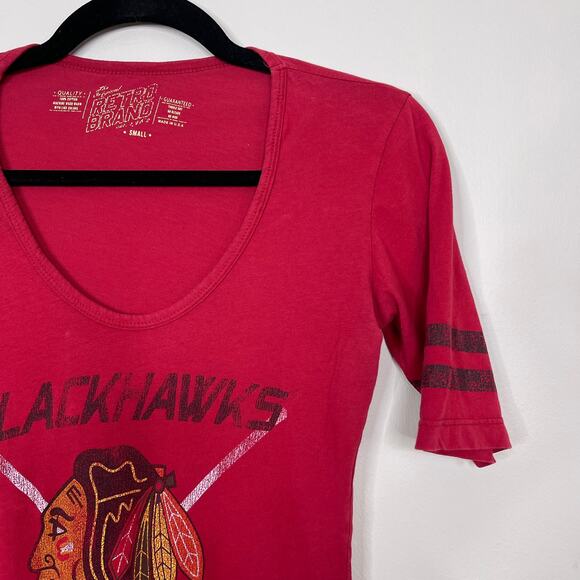 Retro Brand Chicago Blackhawks Scoop Neck Tee Red - Picture 3 of 8